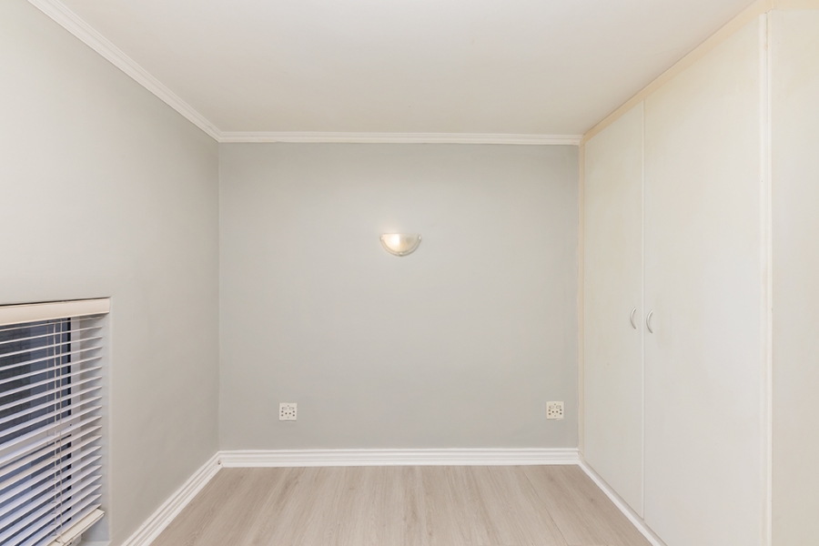 To Let 2 Bedroom Property for Rent in Green Point Western Cape